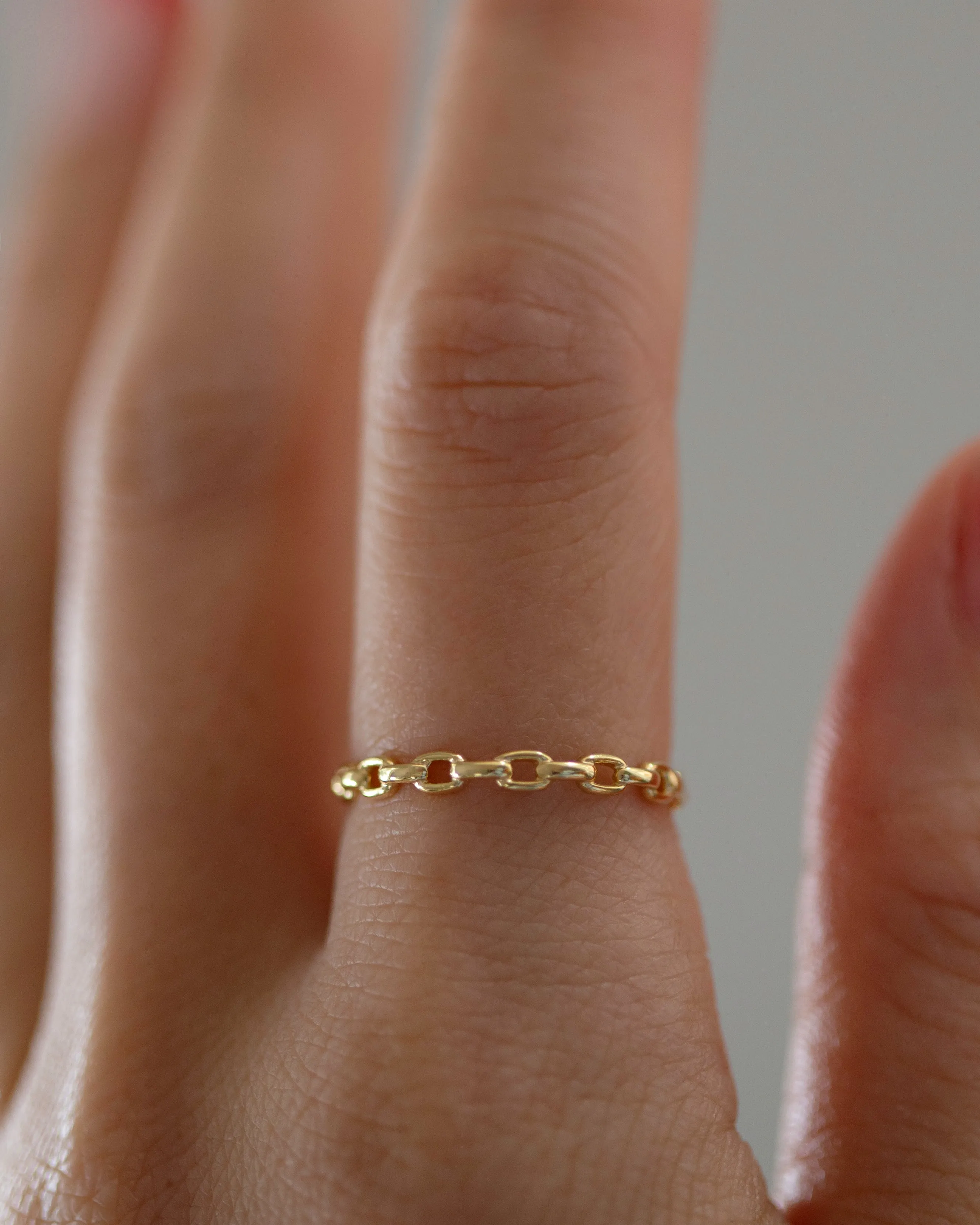 14k Solid Oval Link Ring