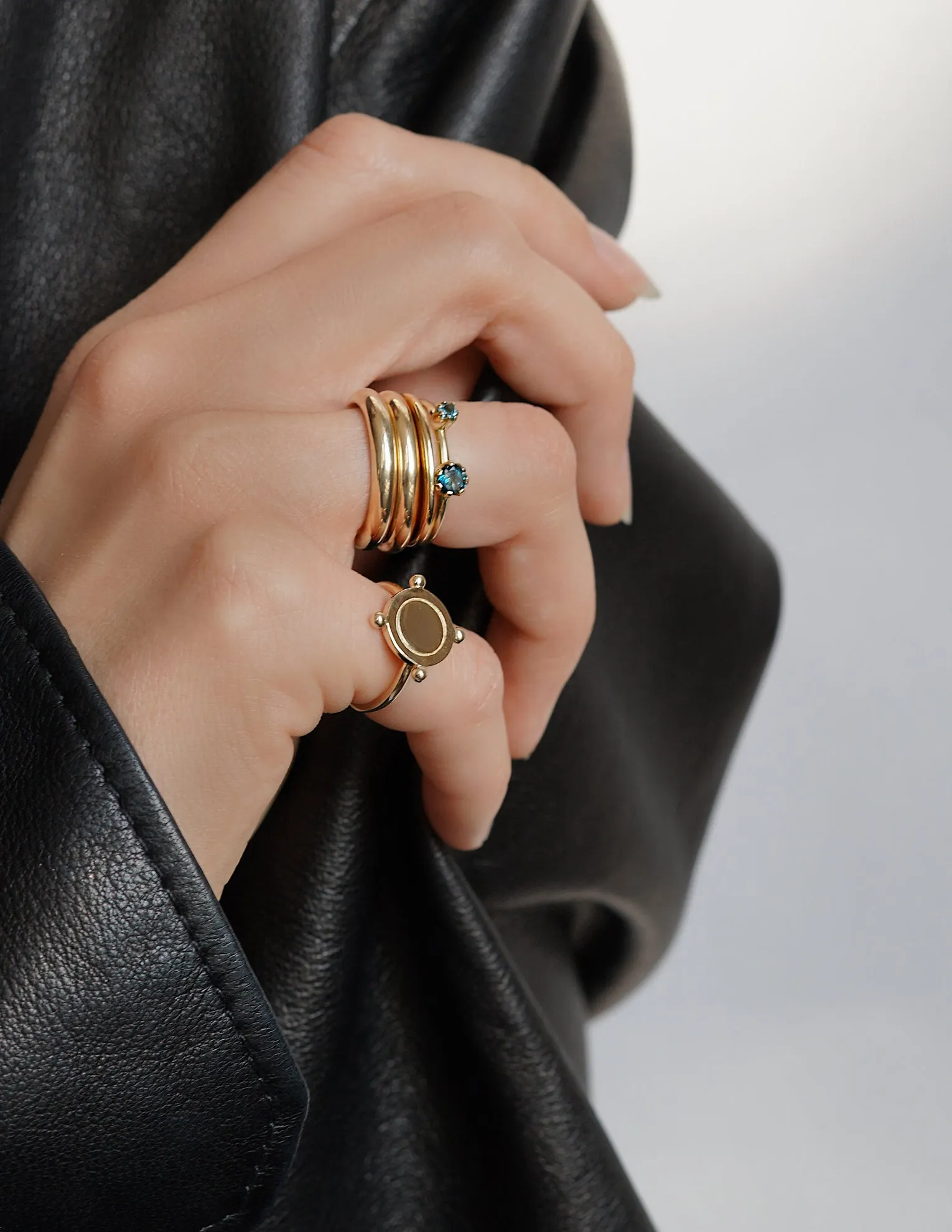 Blind Compass ring <br>Solid gold