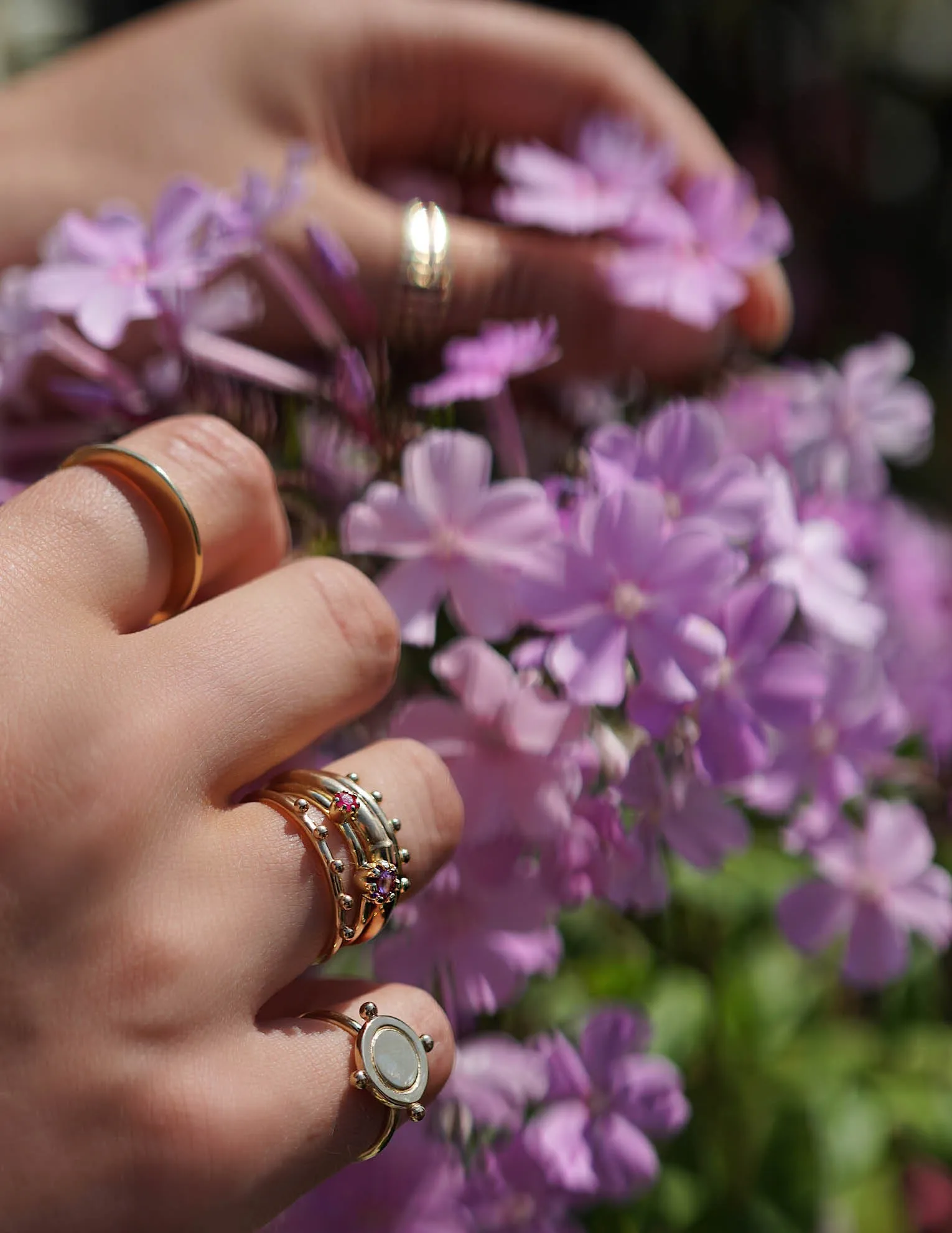 Blind Compass ring <br>Solid gold