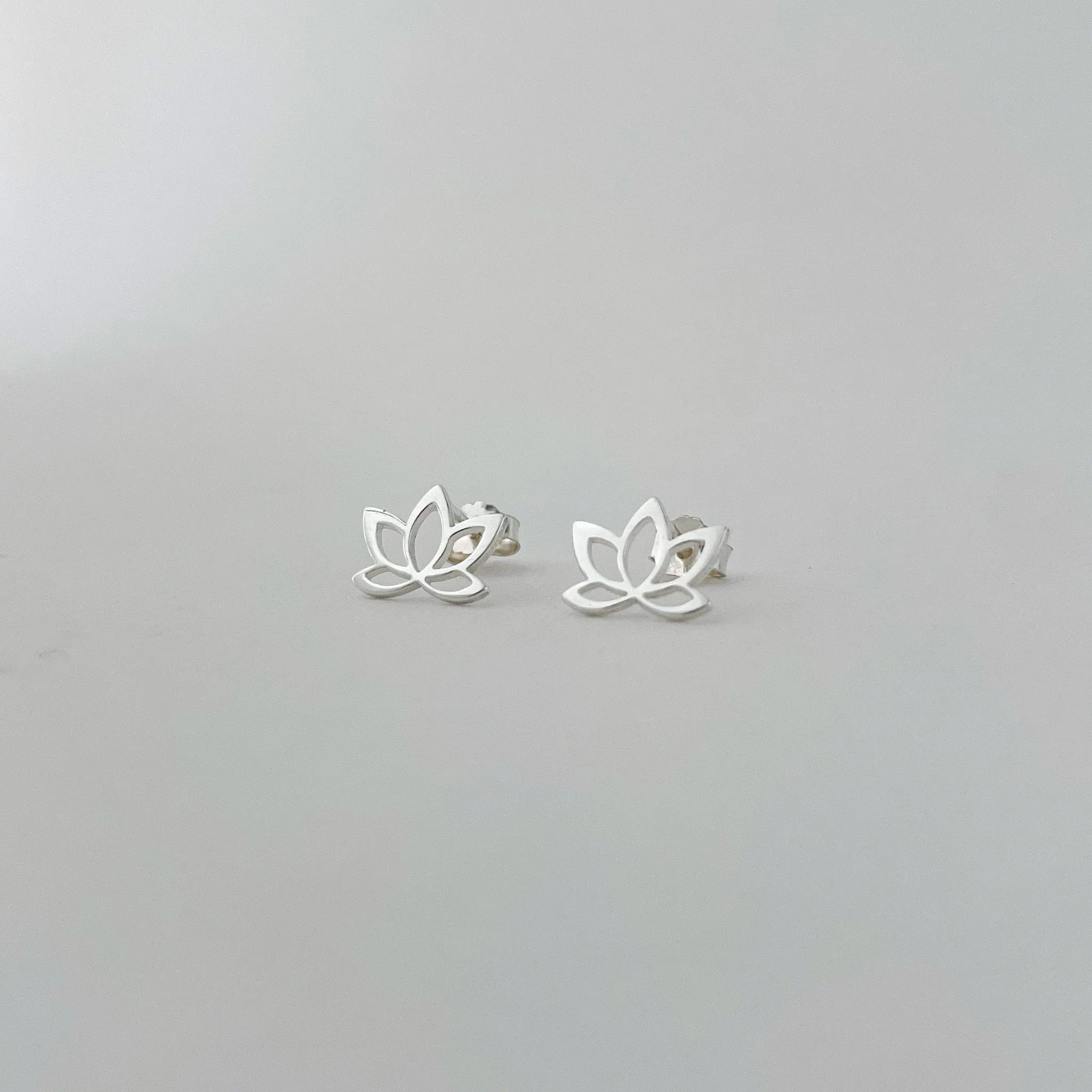 DELICATE LOTUS EARRINGS