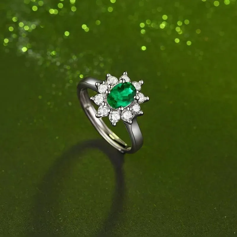 Green Flower-Shaped Ring: The Perfect Accessory for Any Outfit