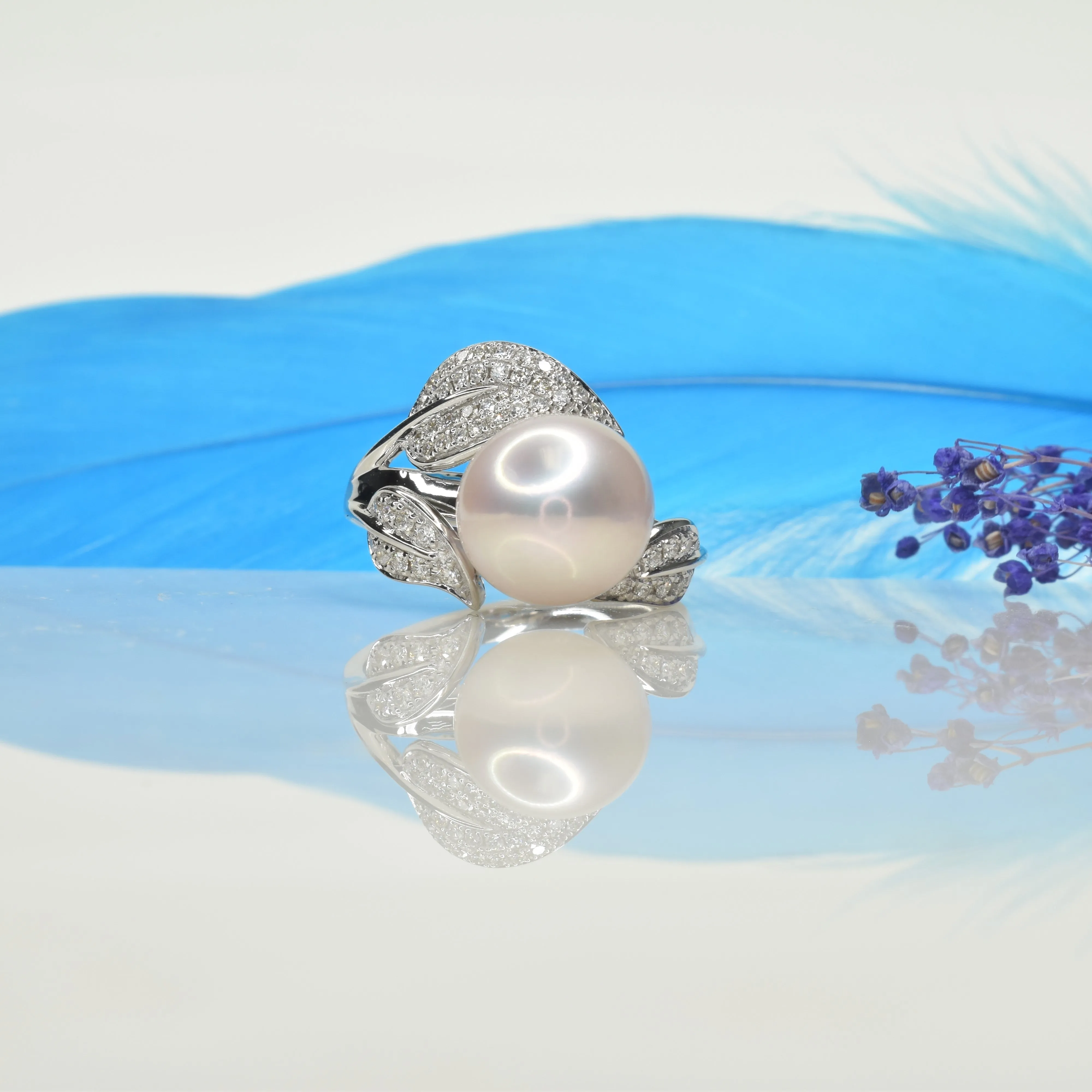 Leaf Inspired South Sea Pearl ring