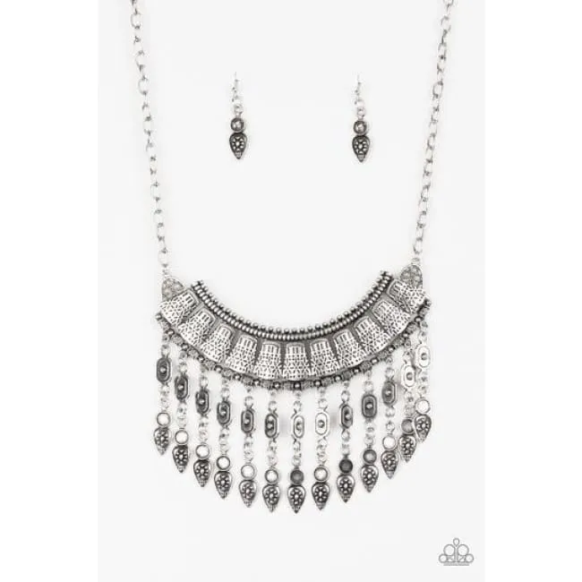 Paparazzi The Desert Is Calling - Silver Necklace