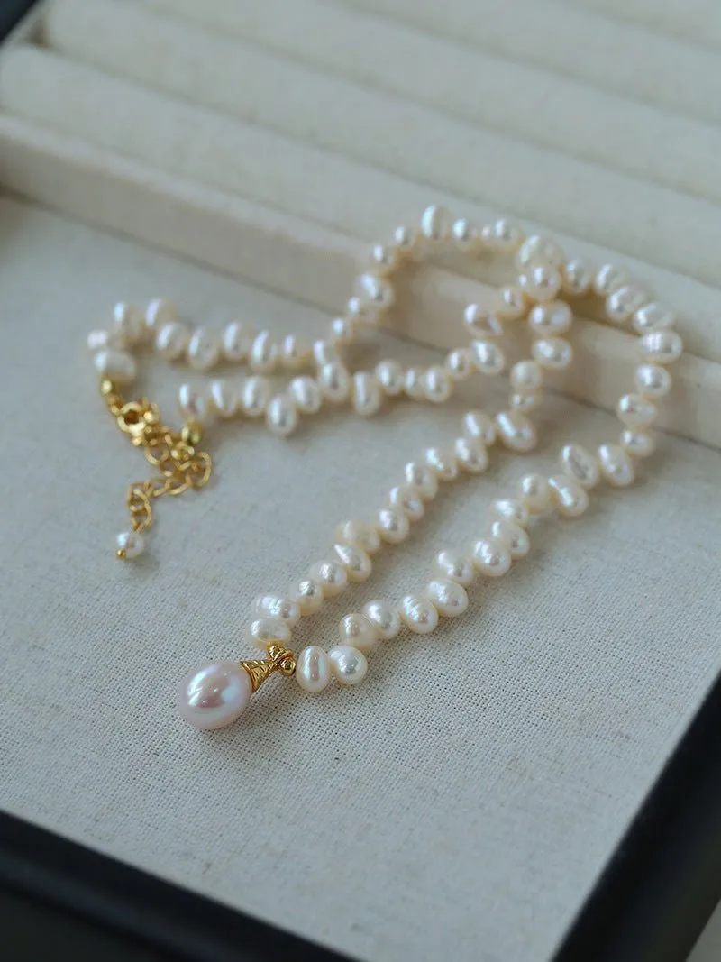 Stylish Classic Staggered Pearl Bead Pendant Necklace