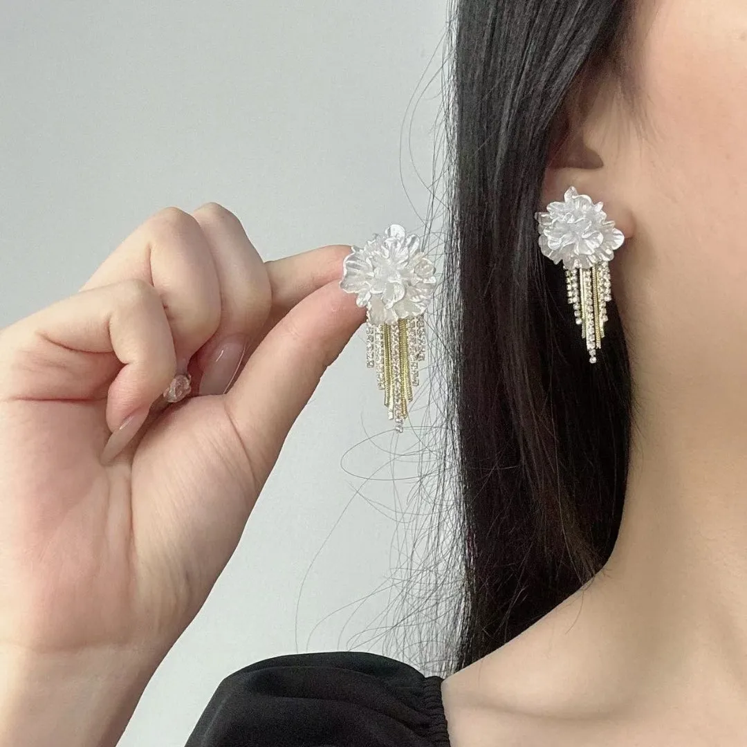 White Flower Zircon Tassel Earring