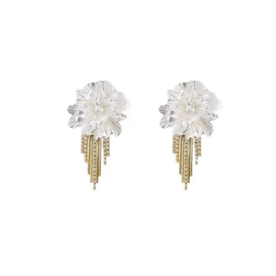 White Flower Zircon Tassel Earring